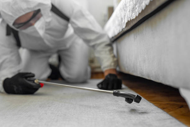 Professional Rodent Control technician working in Port Sulphur, LA